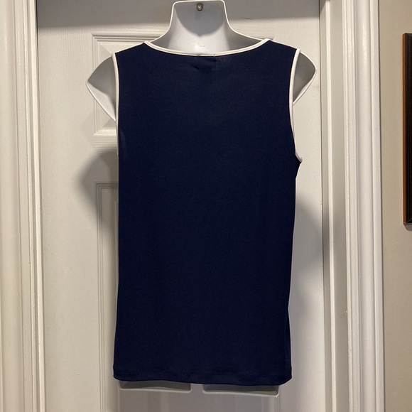 NWOT - Easy Wear by Chicoโs Navy & White Trim Sleeveless V-Neck Top - Sz 0 - Picture 5 of 8